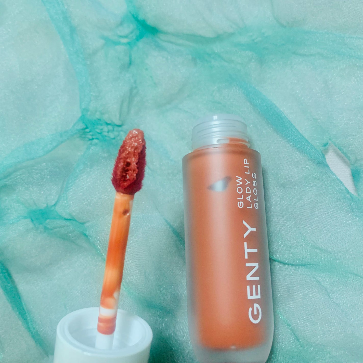 グロウ レディ リップ グロス/GENTY/リップグロスを使ったクチコミ(2枚目)