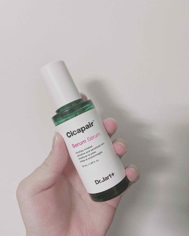 これはDr.Jart＋の「Cicapair Serum」です。
かの有名なシカ(＝皮膚の炎症を鎮静し、回復を助ける成分)がふんだんに取り入れた美容液(セラム)です。

職場の方から譲り受けた品で、1週間