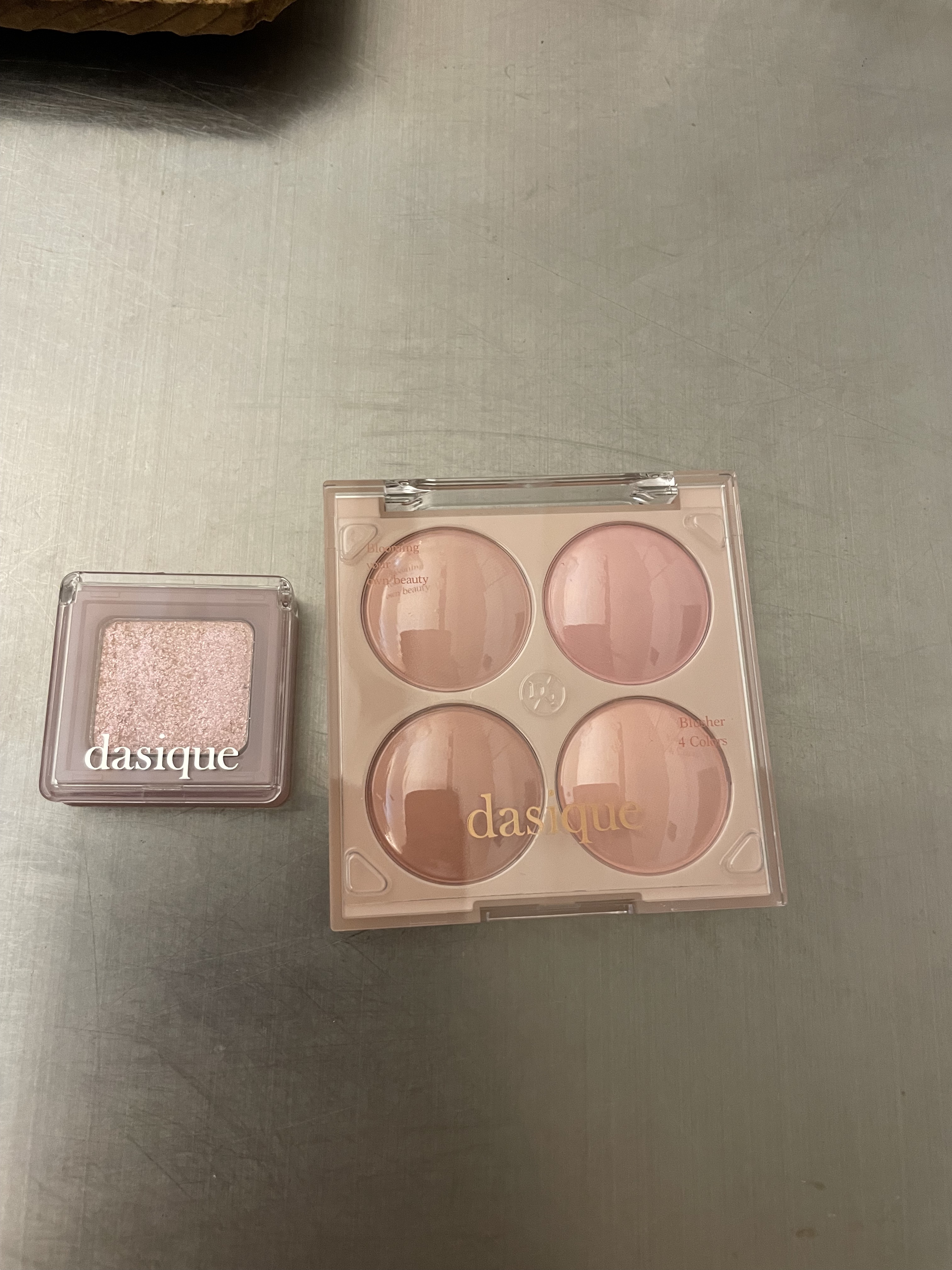 ブレンディングムードチーク 09 アーモンドバニラ/dasique/パウダーチークを使ったクチコミ（3枚目）