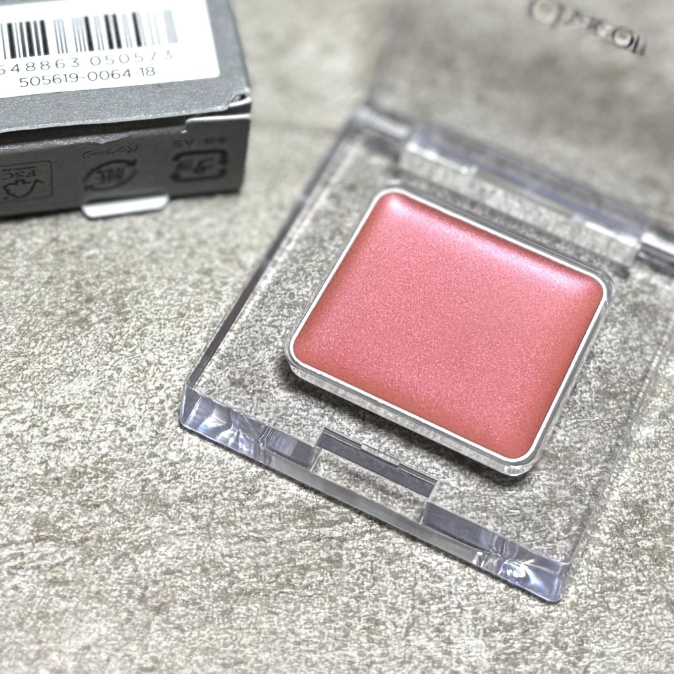 マルチカラーバリエーション シルキー/チャコット・コスメティクス/単色アイシャドウを使ったクチコミ(2枚目)