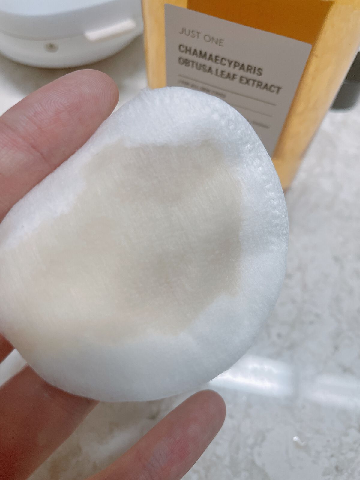 JUST ONE ヴィーガンエッセンス カワラヨモギ花エキス/BOM/化粧水を使ったクチコミ（3枚目）