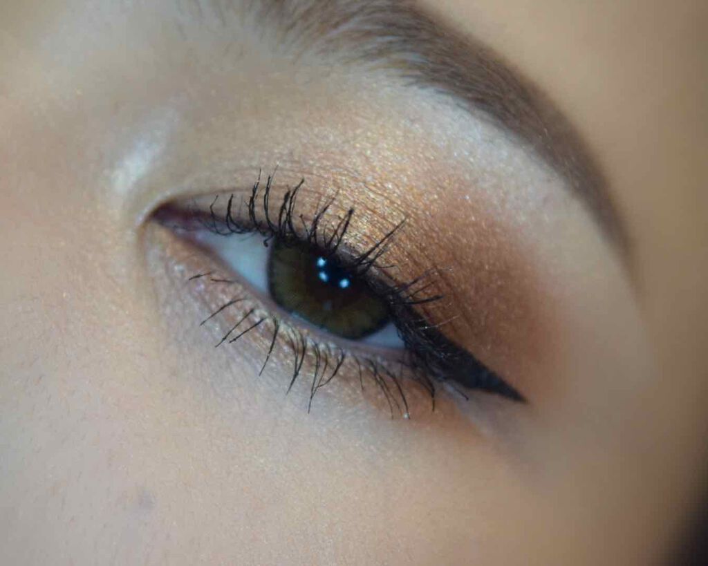 スモール アイシャドウ バック トゥ シュールレアリティ(限定)/M・A・C/単色アイシャドウを使ったクチコミ（2枚目）