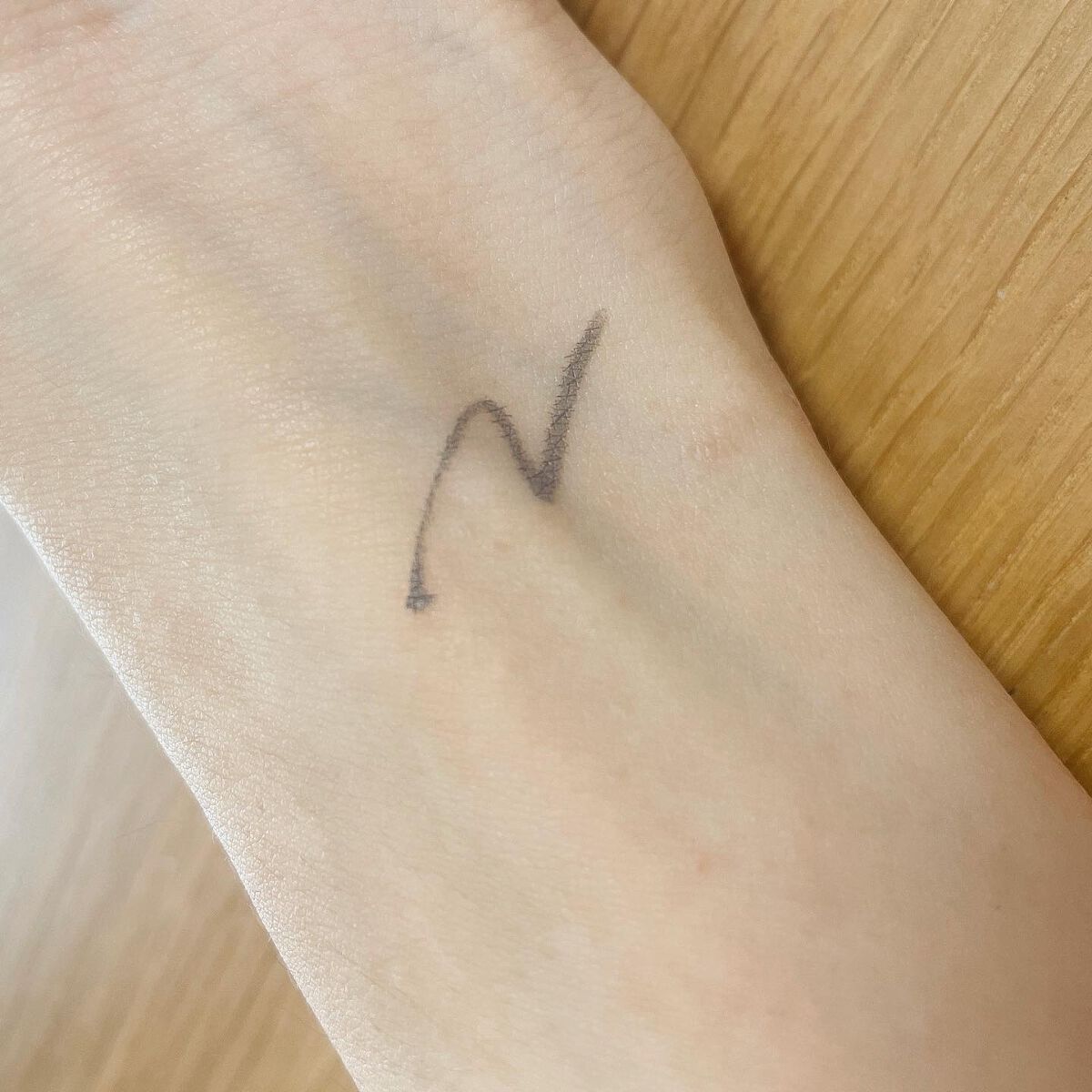 ニュアンス アイライナー 03 グレー/SUQQU/リキッドアイライナーを使ったクチコミ（3枚目）