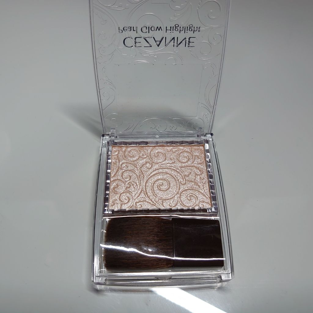 パールグロウハイライト/CEZANNE/パウダーハイライトを使ったクチコミ(2枚目)