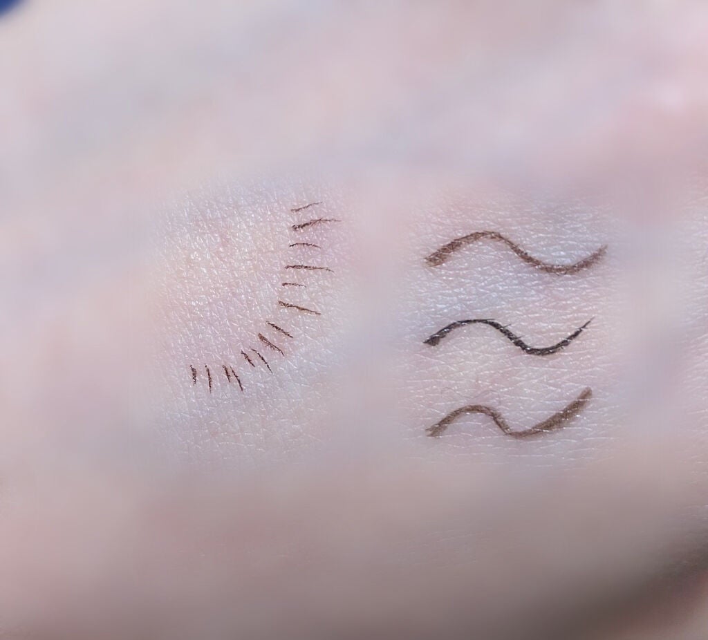 「密着アイライナー」ショート筆リキッド/デジャヴュ/リキッドアイライナーを使ったクチコミ(2枚目)