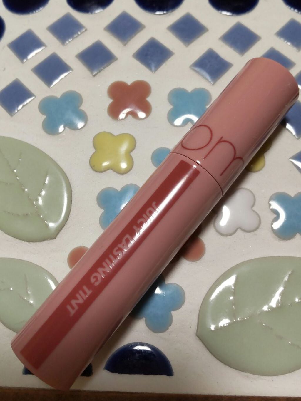 ジューシーラスティングティント/rom&nd/リップティントを使ったクチコミ(1枚目)