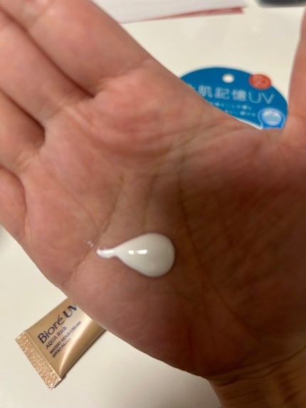 ビオレUV アクアリッチ ウォータリーホールドクリーム(水肌記憶UV)/ビオレ/日焼け止めクリームを使ったクチコミ(2枚目)