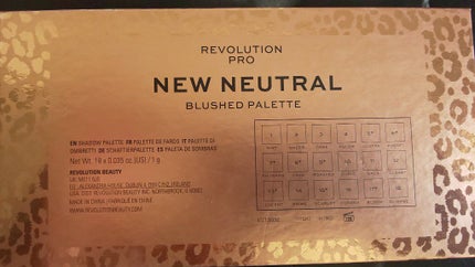 REVOLUTION PRO NEW NEUTRAL BLUSHED PALETTE/MAKEUP REVOLUTION/アイシャドウパレットを使ったクチコミ(5枚目)
