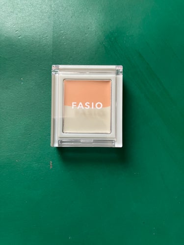 FASIO エアリーステイ コンシーラーのクチコミ「FASIO
エアリーステイ コンシーラー

クリーム系コンシーラー初めての挑戦！

塗ってみた.....」（3枚目）