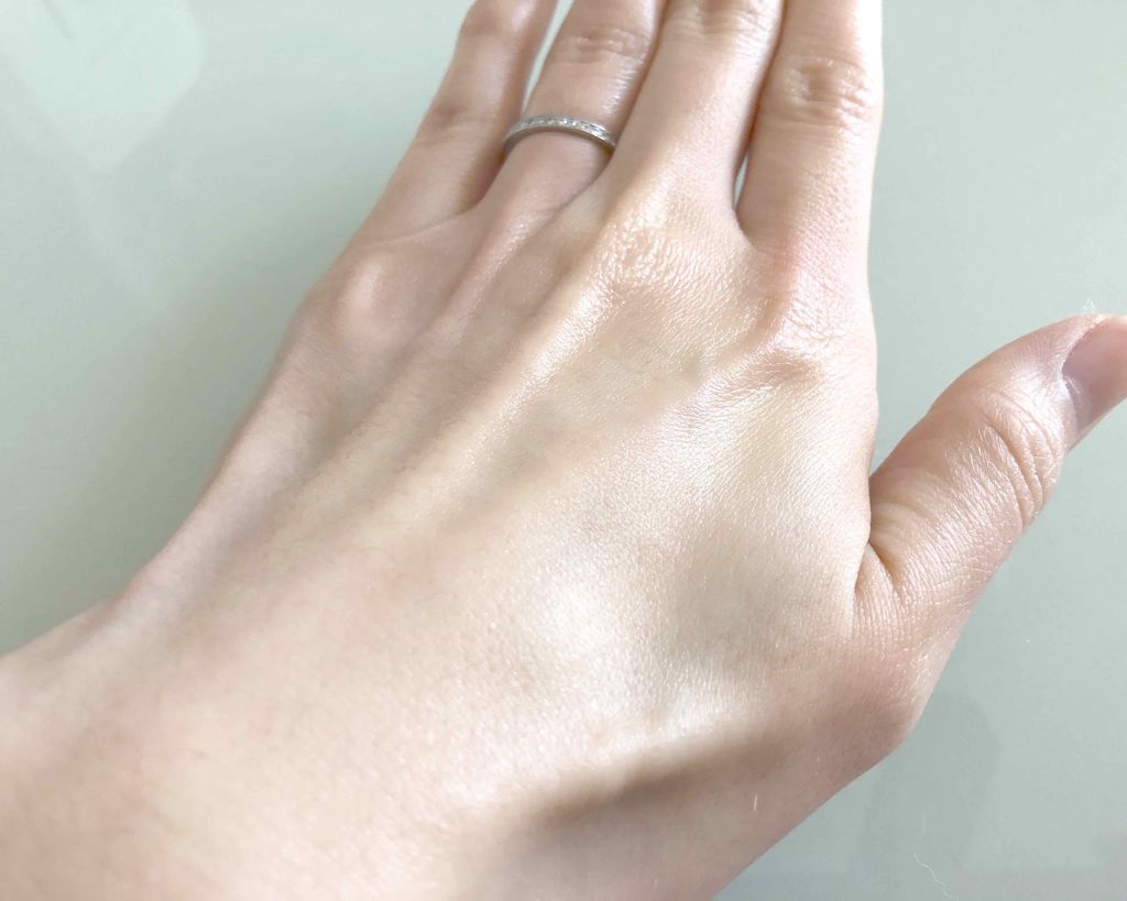 ミニマルコスメ ぱっ ヒカリで美白ふきとり化粧水 さっのクチコミ「
仕事に育児に、
忙しくて美容に時間をかけていられない
そんな現代の女性のための
サッとふきと.....」（3枚目）