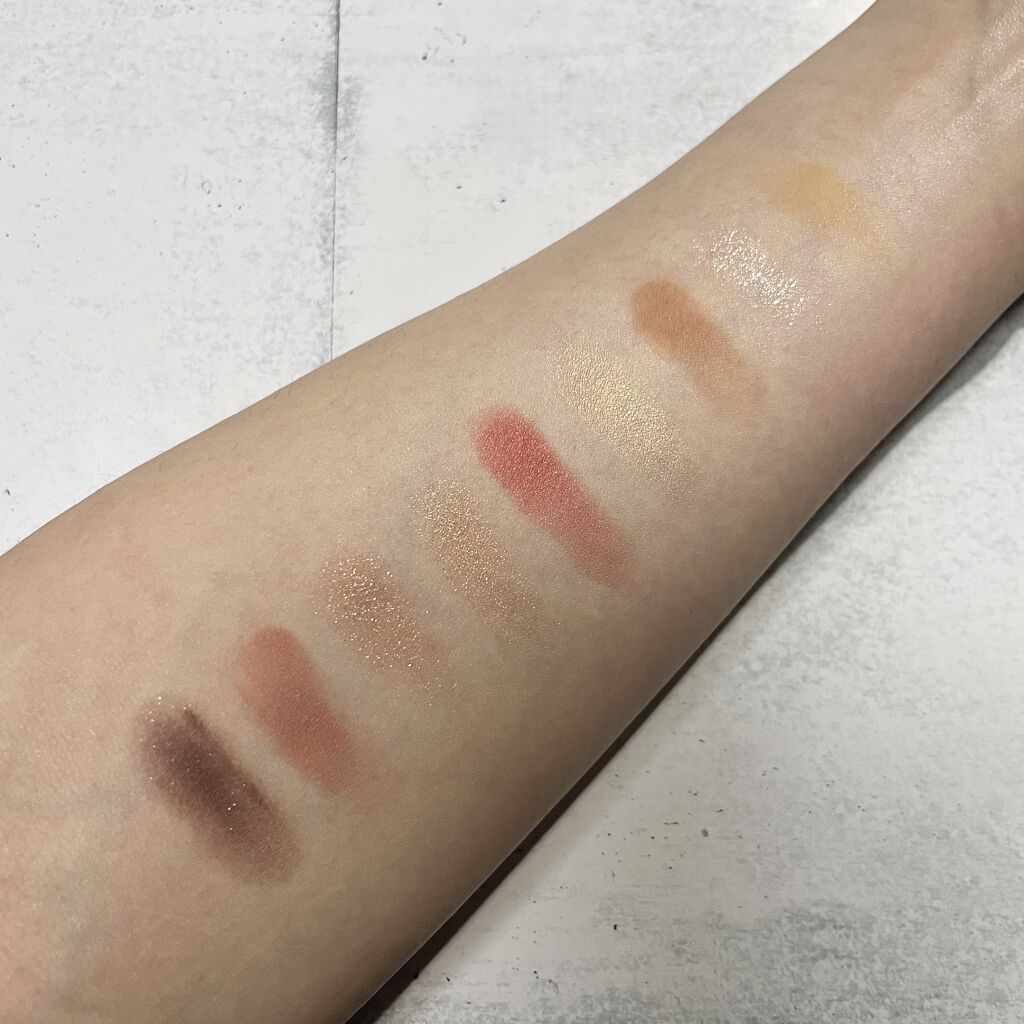 innisfree カメリア アイパレットのクチコミ「innisfree カメリア アイパレット💄

innisfree にアイブロウを買いに行った.....」（2枚目）