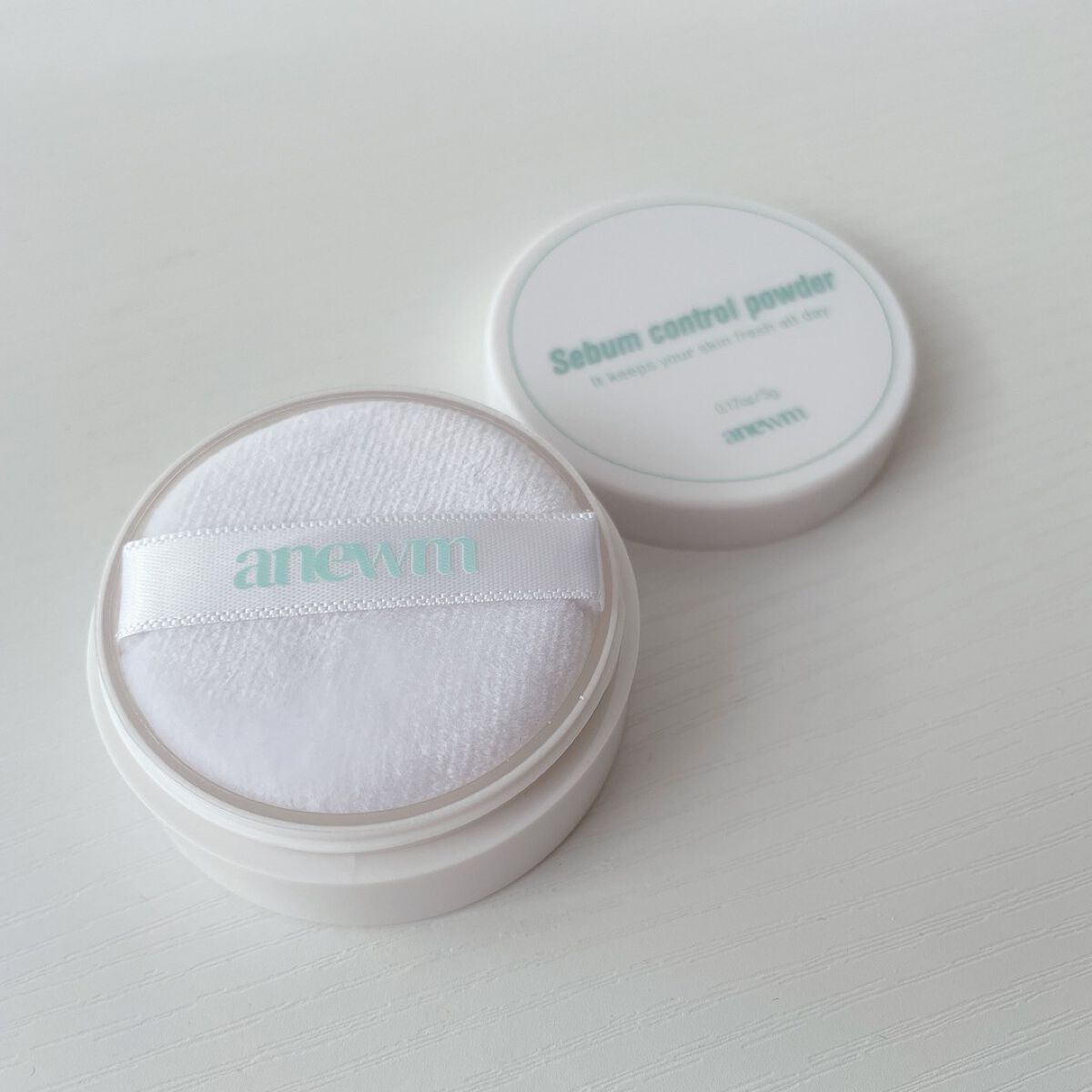 アニューム セバム コントロール パウダー/saat insight/ルースパウダーを使ったクチコミ(1枚目)