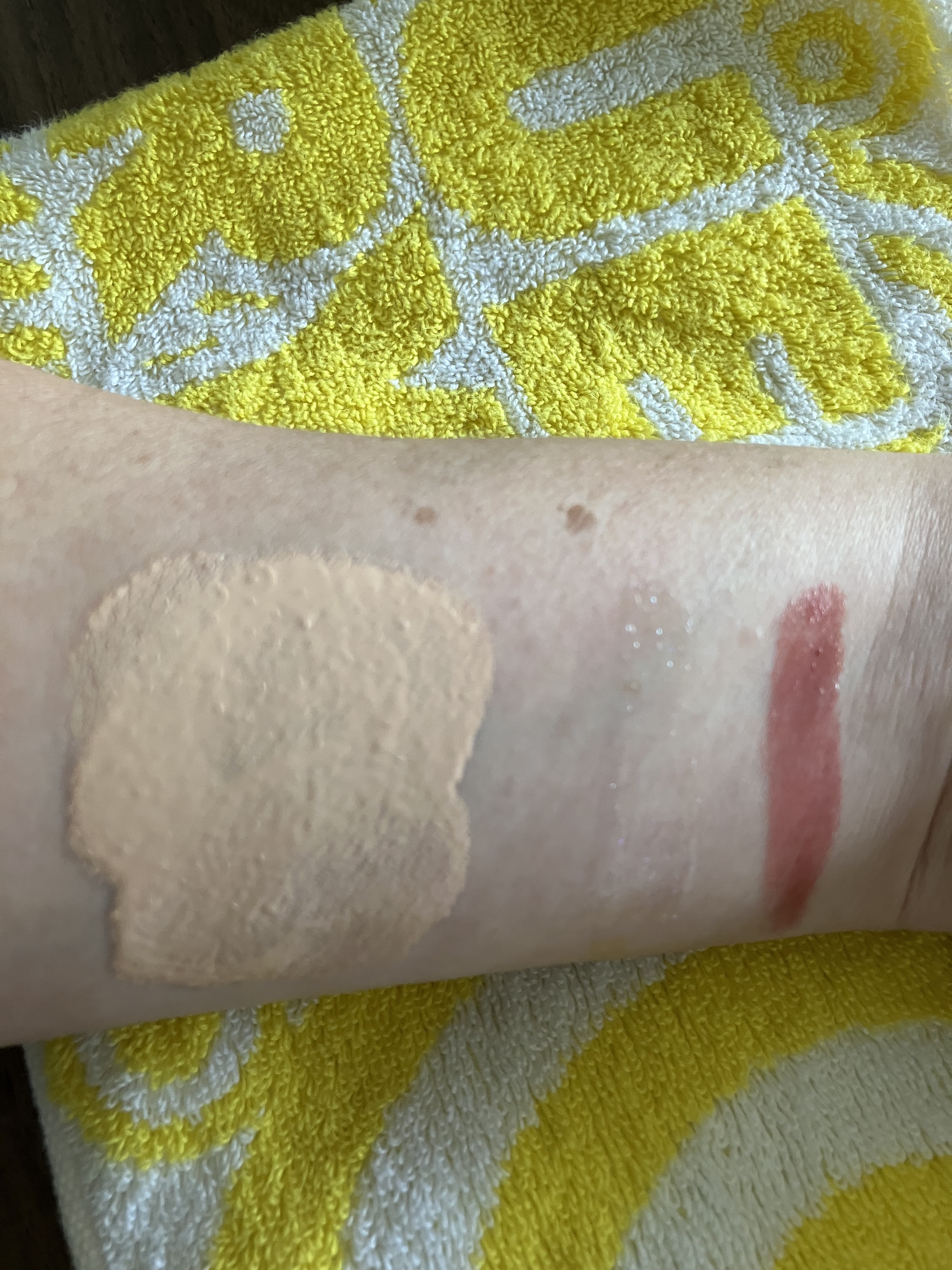 ちゅるるんグロス/b idol/リップグロスを使ったクチコミ（2枚目）