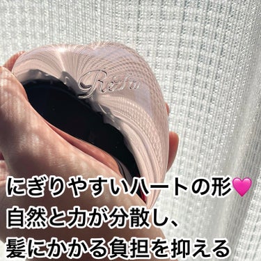 ReFa ハートブラシのクチコミ「からまりほぐす
みがき上げるツヤメイクブラシ

ReFaハートブラシRose Gold

・･.....」（2枚目）