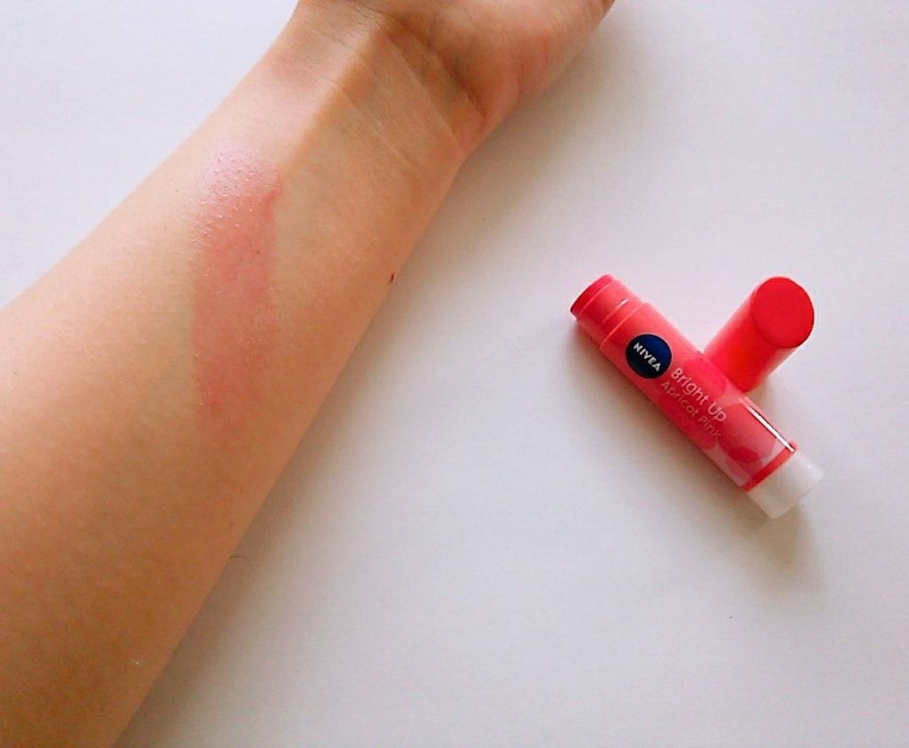 モイストピュアカラーリップ/ニベア/リップクリームを使ったクチコミ（1枚目）