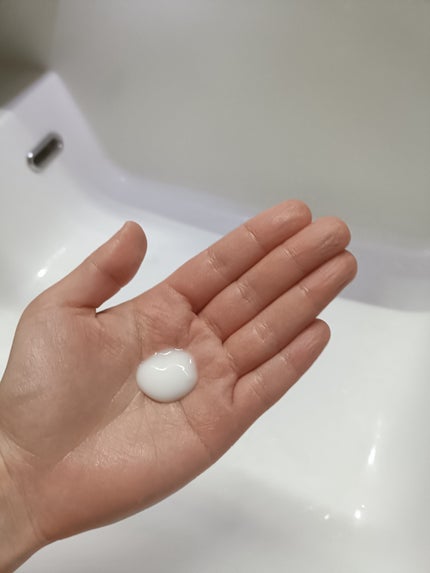 プレミアムボディミルク ホワイトニング【医薬部外品】 /ニベア/ボディミルクを使ったクチコミ(2枚目)