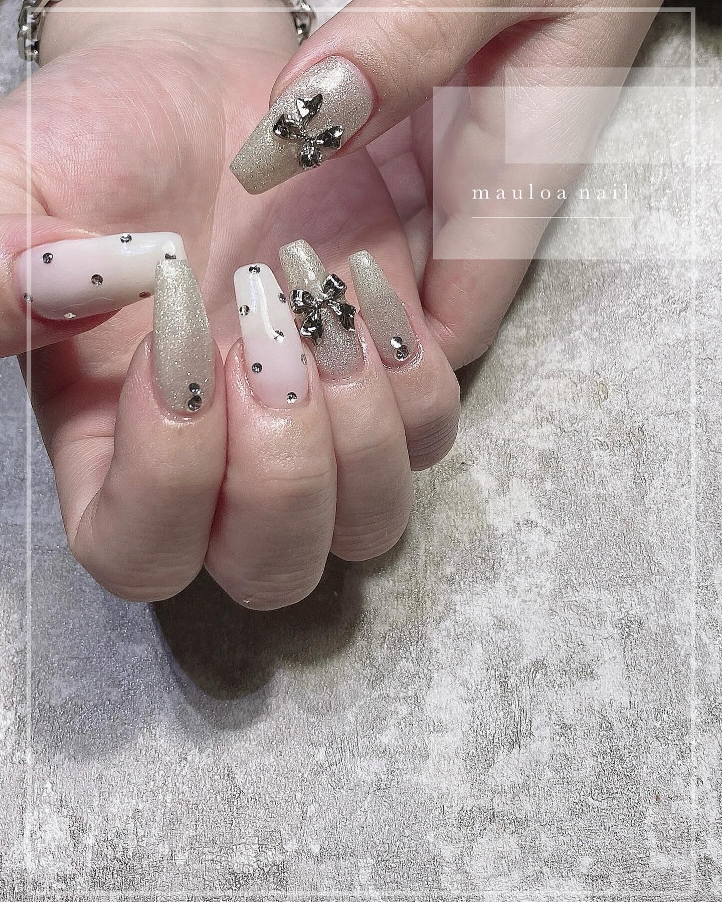 #ワンカラーネイル,#アートネイル,#バレンタインネイル,#ネイビーネイル,#冬ネイル,#ジェルネイル,#ネイル,#ニュアンスネイル,#指輪ネイル,#天王寺ネイル,#乳白色ネイル,#リボンネイル,#ハートネイルのネイルデザイン