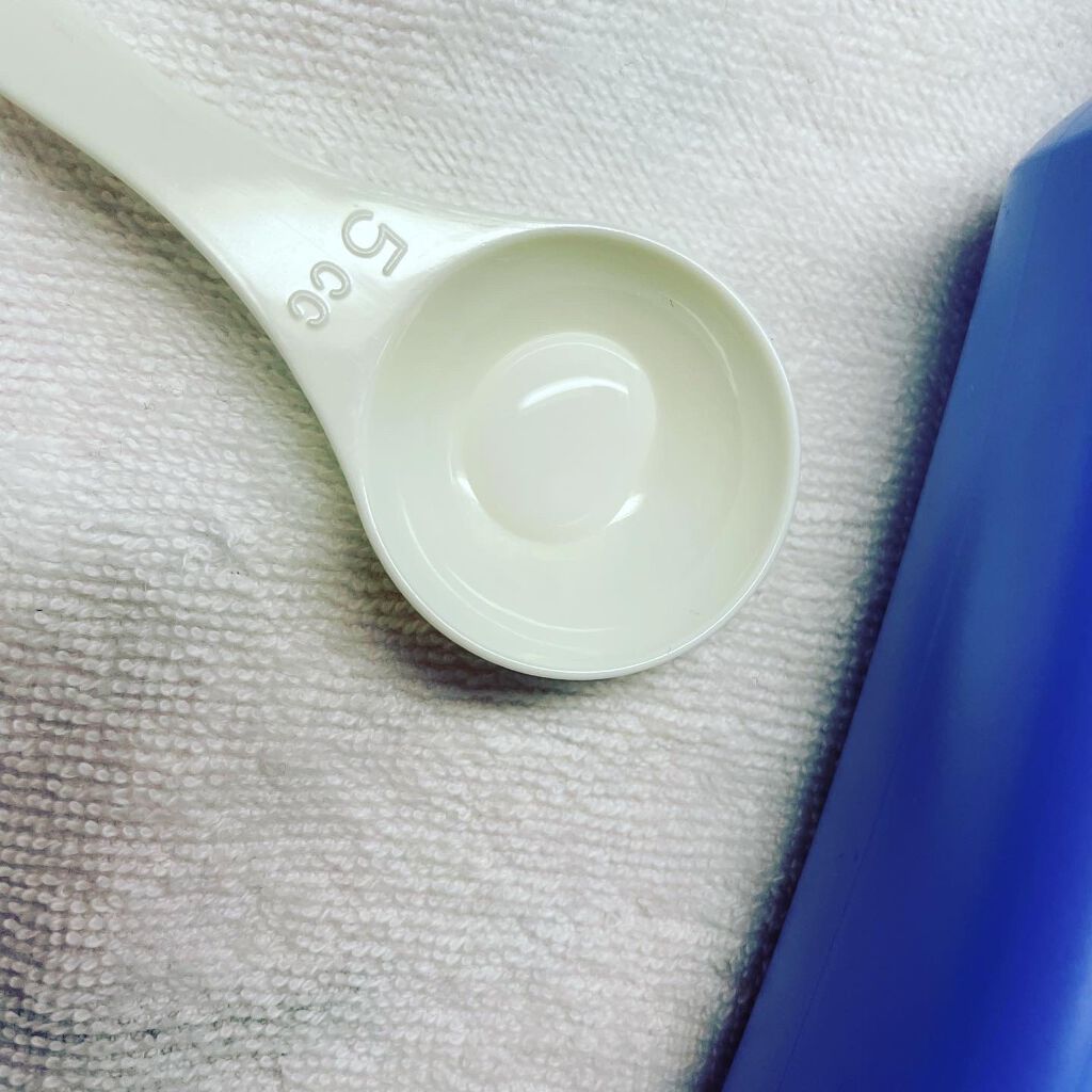 プレミアムボディミルク ホワイトニング【医薬部外品】 /ニベア/ボディミルクを使ったクチコミ(3枚目)