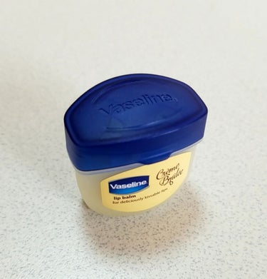 ヴァセリン リップ クレームブリュレのクチコミ「☆Vaseline  ヴァセリン  リップ  クレームブリュレのレビューです☆彡.。

ずっと.....」（3枚目）