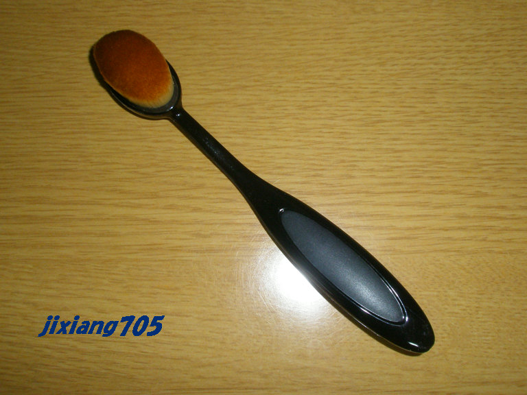 歯ブラシ型メイクブラシ/DAISO/メイクブラシを使ったクチコミ（1枚目）