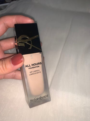 YVES SAINT LAURENT BEAUTE オールアワーズ リキッドのクチコミ「YVES SAINT LAURENT の
オールアワーズ

これ過去一良かった！
高いけどね😳.....」（1枚目）