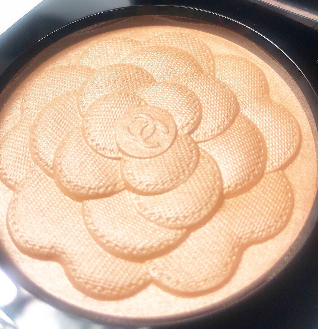 レーヴ ドゥ カメリア /CHANEL/パウダーハイライトを使ったクチコミ(2枚目)