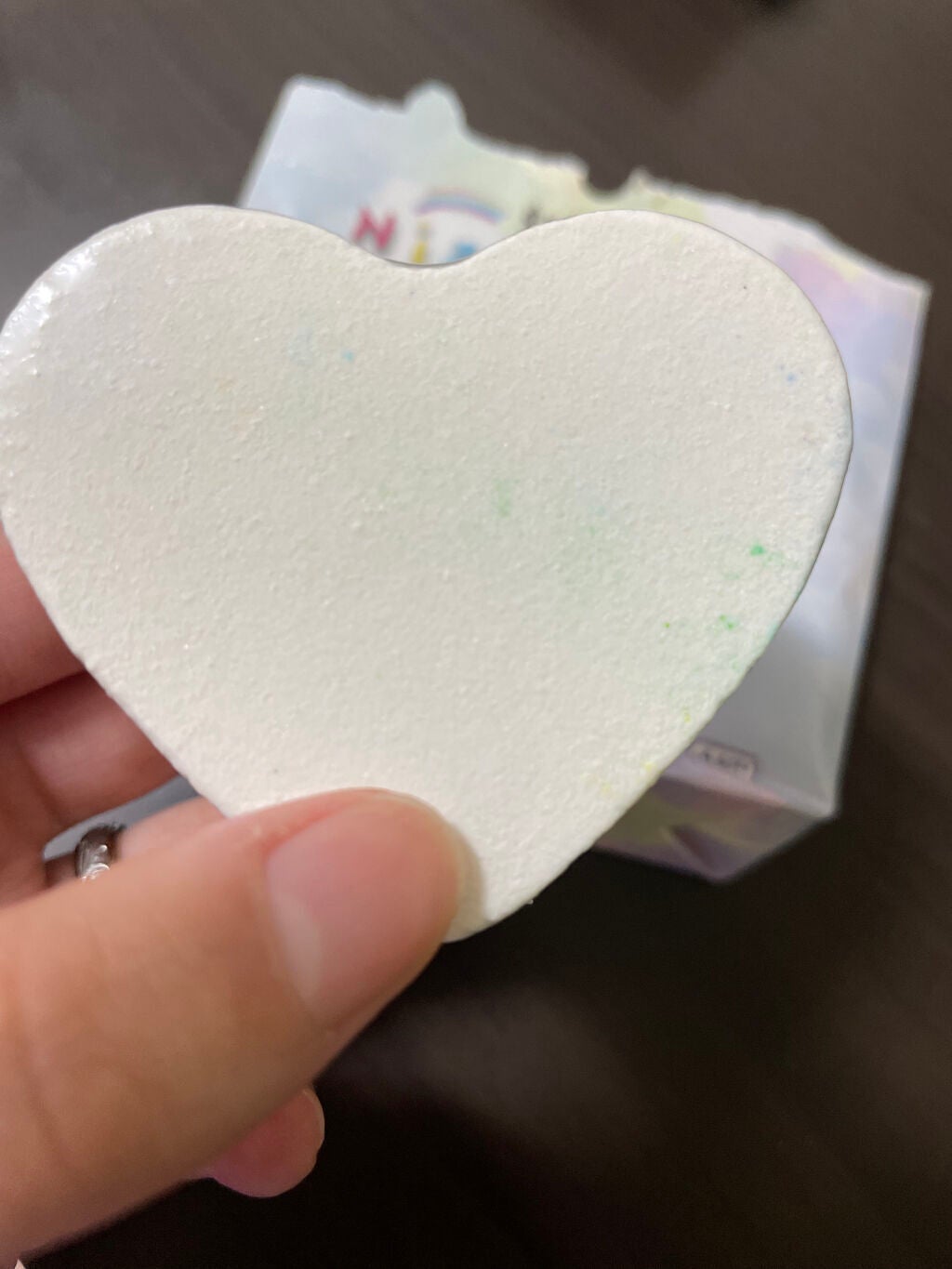 虹のかかるバスボ-ル クマ型 いちごの香り/ほんやら堂/炭酸系入浴剤を使ったクチコミ(2枚目)