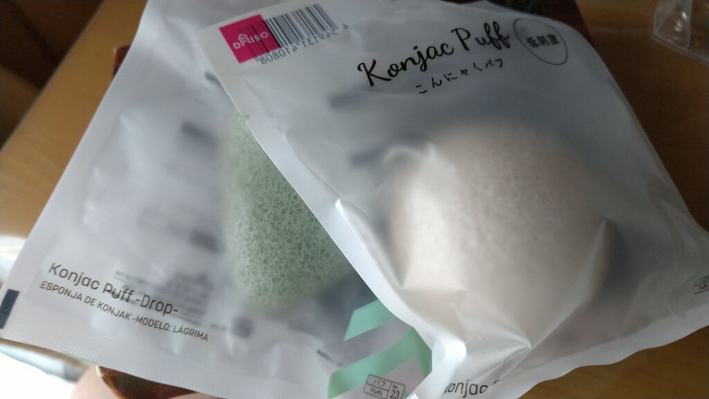 天然こんにゃくパフ/DAISO/その他スキンケアグッズを使ったクチコミ(2枚目)