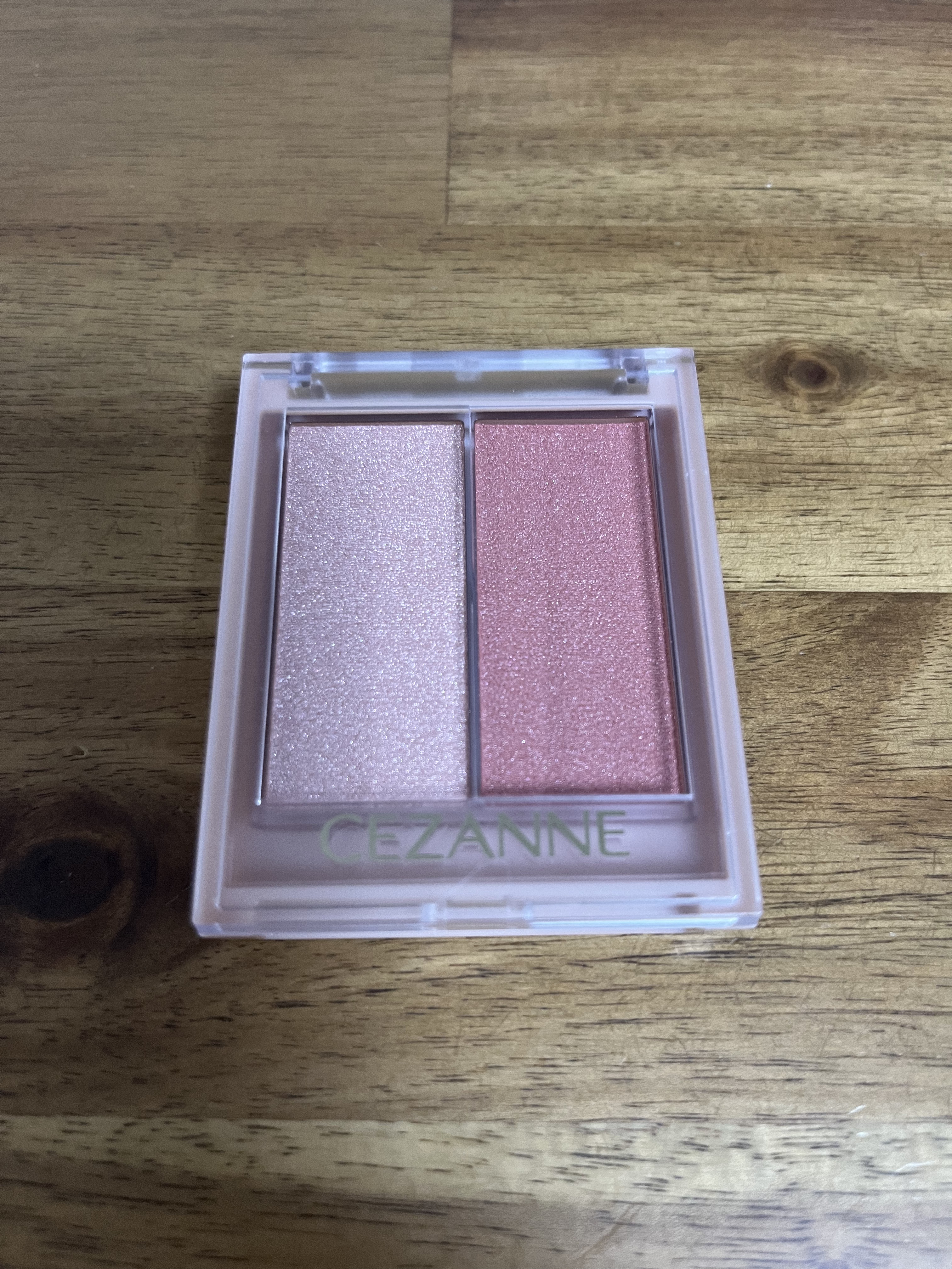 CEZANNE フェイスグロウカラーのクチコミ「 めちゃくちゃ可愛いです！！

ぎらんぎらんになりすぎない、自然な艶感で最高に可愛いラメ👍🏻
.....」（2枚目）