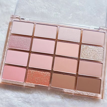 ソフトブラーリングアイパレット/wakemake/アイシャドウパレットを使ったクチコミ(4枚目)