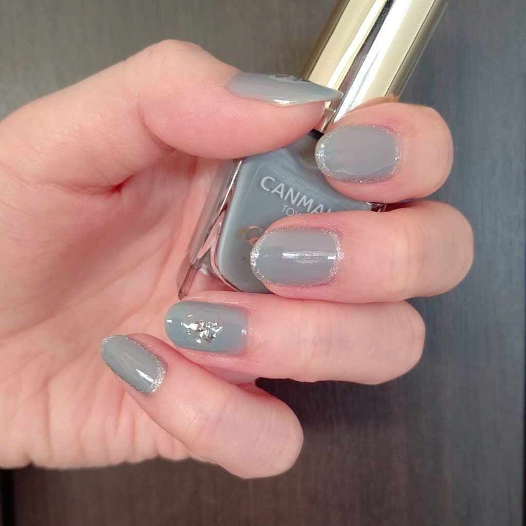 ネイルホリック パーティーフレーク/ネイルホリック/マニキュアを使ったクチコミ(2枚目)