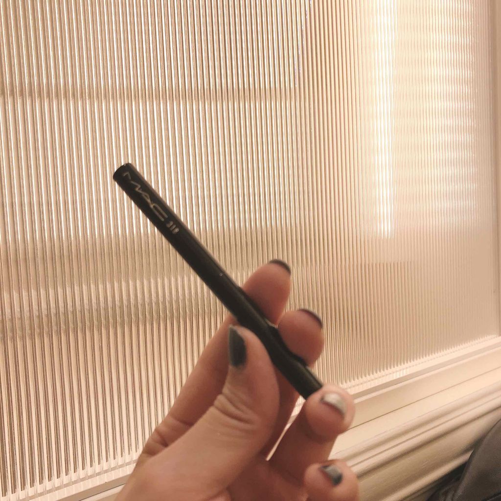 #318 リトラクタブルリップブラシ /M・A・C/メイクブラシを使ったクチコミ(1枚目)