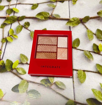 トリプルレシピアイズ OR707/インテグレート/アイシャドウパレットを使ったクチコミ(1枚目)