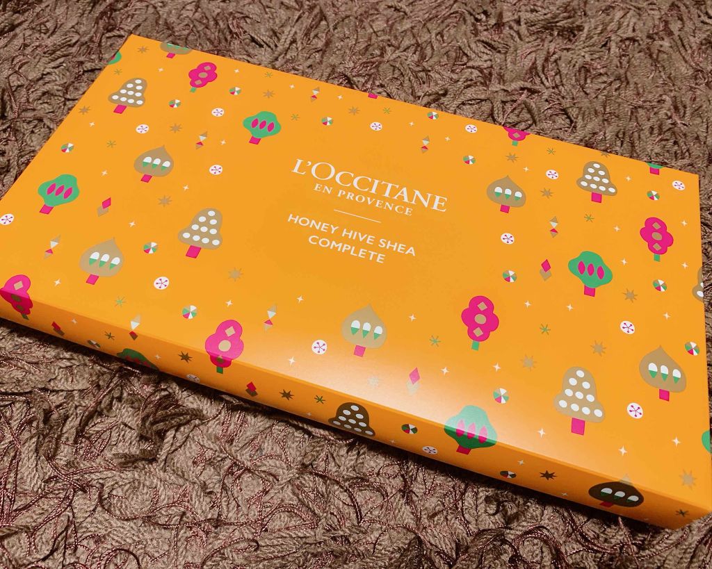 L'OCCITANE ハニーハイヴ シア コンプリートのクチコミ「
ロクシタンのハニーハイヴ　シア　コンプリート
この冬限定の匂い！

もうパッケージもよしだし.....」（1枚目）