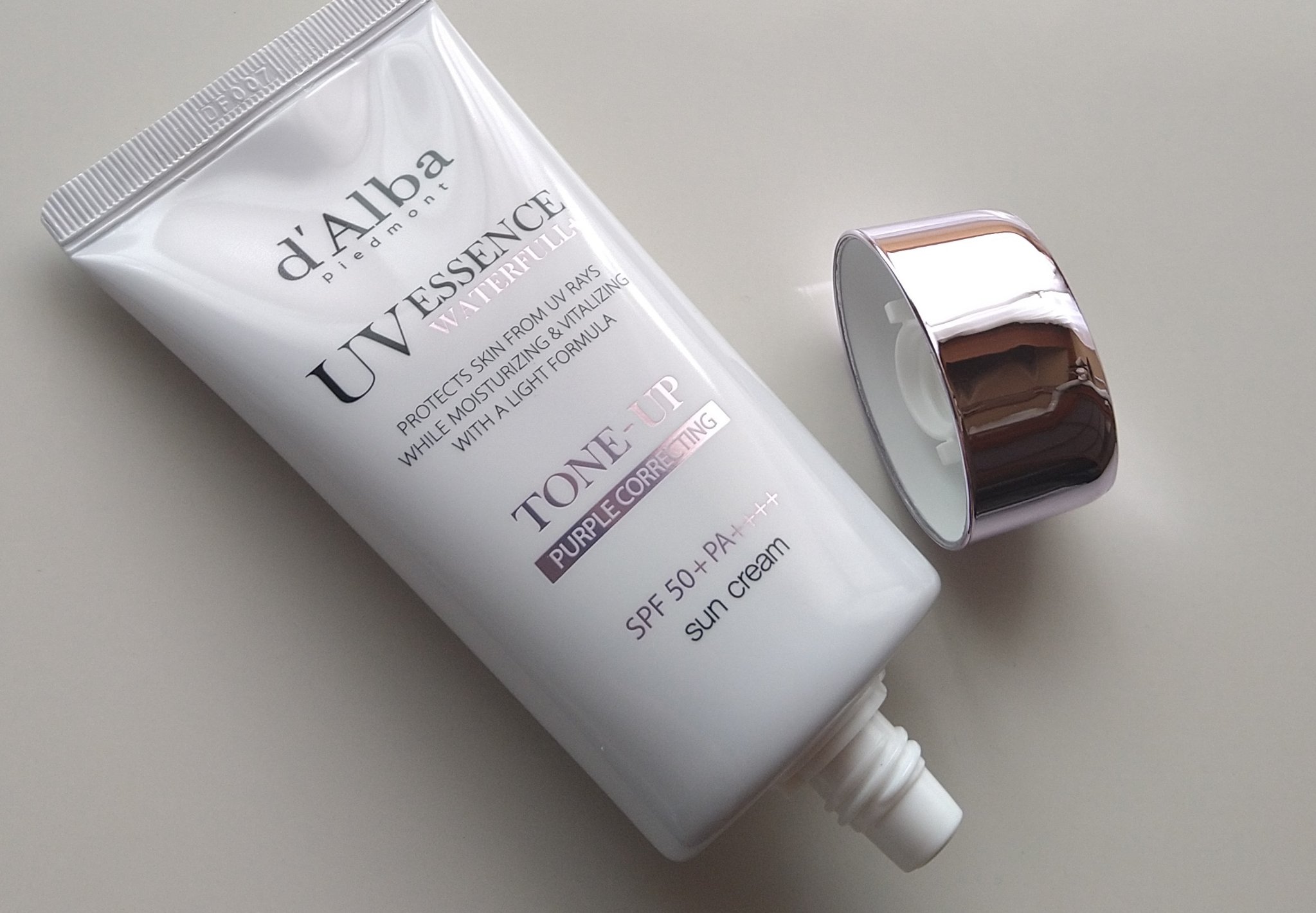 ダルバ ウォータフル トーンアップ サンクリーム(パープル)/ダルバ/日焼け止めクリームを使ったクチコミ（2枚目）