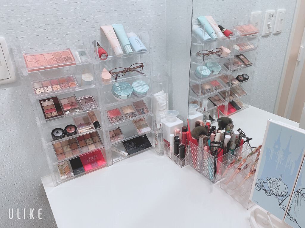 
［コスメ収納］



こんばんは🌟
ことはです🌟


久々にコスメ収納公開です👏


だいぶものが増えてきてしまいました笑


ペン立てのツール・アイメイク用品系がちょっとごちゃついてるかな。。。


でもここに並んでる子達は私の一