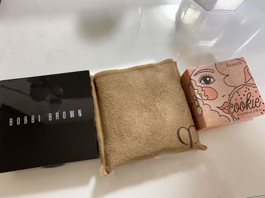 ハイライティング パウダー 33 ハニーグロウ（限定）/BOBBI BROWN/パウダーハイライトを使ったクチコミ（1枚目）