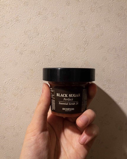 ブラックシュガー パーフェクト エッセンシャル スクラブ2X/SKINFOOD/洗い流すパック・マスクを使ったクチコミ(1枚目)