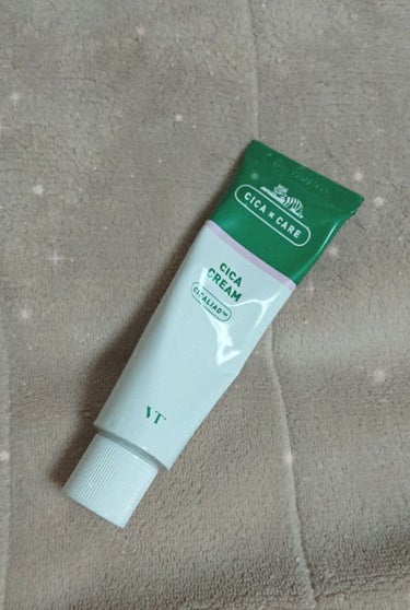 VT Cosmeticsの｢VT CICA CREAM(シカクリーム)｣です！
シカコスメには何度か裏切られてきたので結構ヒヤヒヤしながら使ったんですけど、結果良かったです！
ジェル感の強いクリームでと