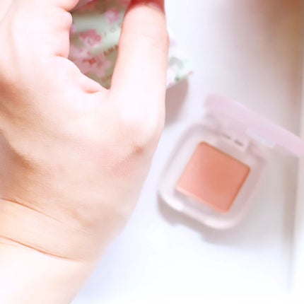 ペタル フロート アイシャドウ EX04 SAKURA Confetti/to/one/アイシャドウパレットの画像