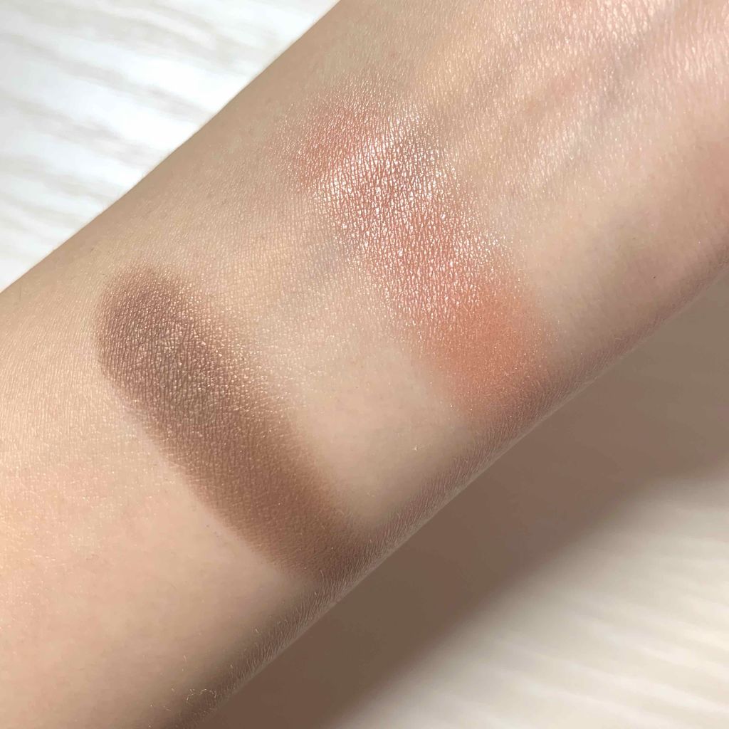 パウダーアイシャドウ ブルーミングキティ/DAISO/アイシャドウパレットを使ったクチコミ(2枚目)