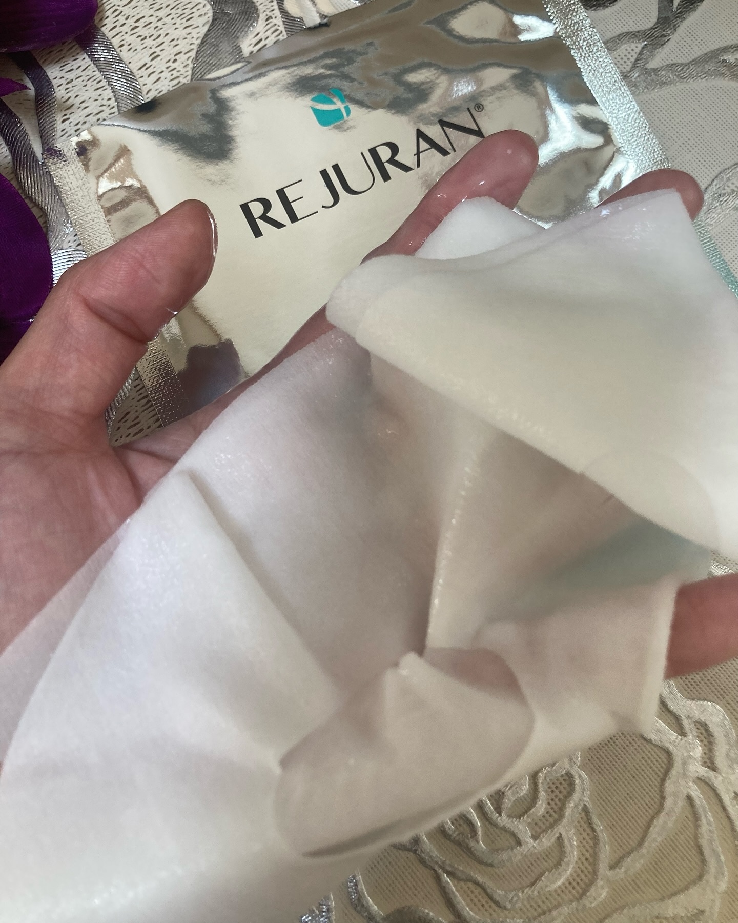 REJURAN モイスチャートリートメントマスク(23ml×5枚入り)/REJURAN COSMETICS/シートマスク・パックを使ったクチコミ（3枚目）