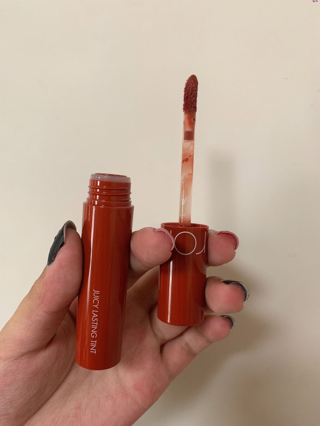 ジューシーラスティングティント/rom&nd/リップティントを使ったクチコミ（2枚目）