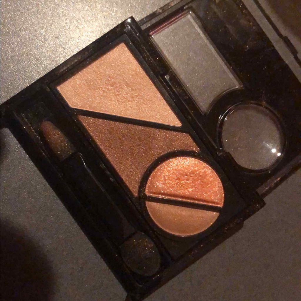 スモーキーラウンドアイズ/KATE/アイシャドウパレットを使ったクチコミ(2枚目)