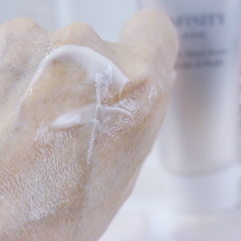 インフィニティ　ビューティーハンドセラム リンクル＆ブライト [医薬部外品]/インフィニティ/ハンドクリームを使ったクチコミ（3枚目）