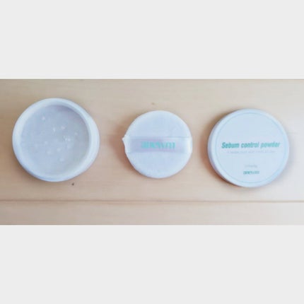 アニューム セバム コントロール パウダー/saat insight/ルースパウダーを使ったクチコミ(2枚目)