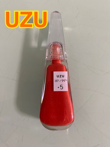 ⭐️UZU BY FLOWFUSHI 
　　　38°C / 99°F リップトリートメント　ORANGE+5⭐️

今回はUZUのリップトリートメントを紹介したいと思います！

【色味】
ラメの入ったオ