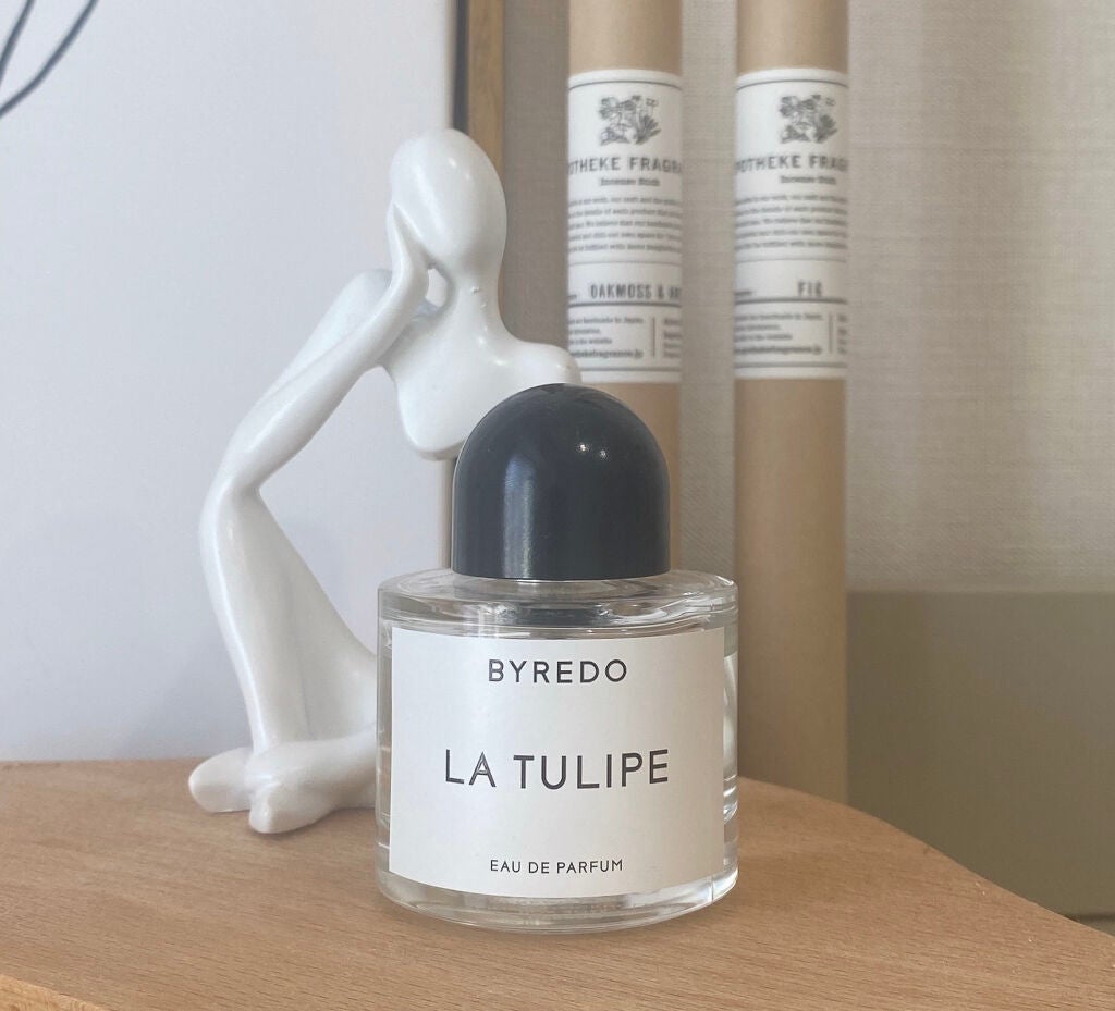 紬 on LIPS 「花束をぎゅっと凝縮したような、お花屋さんにいるみたいな気分にさ..」(1枚目)