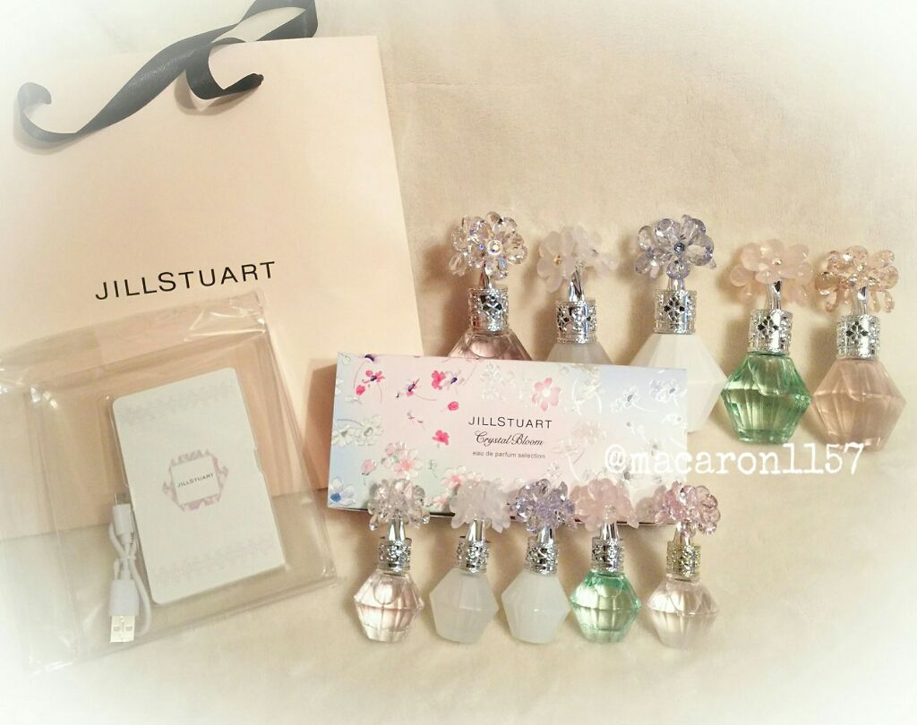 JILL STUART クリスタルブルーム オードパルファン セレクションのクチコミ「ジルスチュアートの商品の中で
唯一、ずっと集めている香水
クリスタルブルームシリーズ🌼

その.....」（1枚目）
