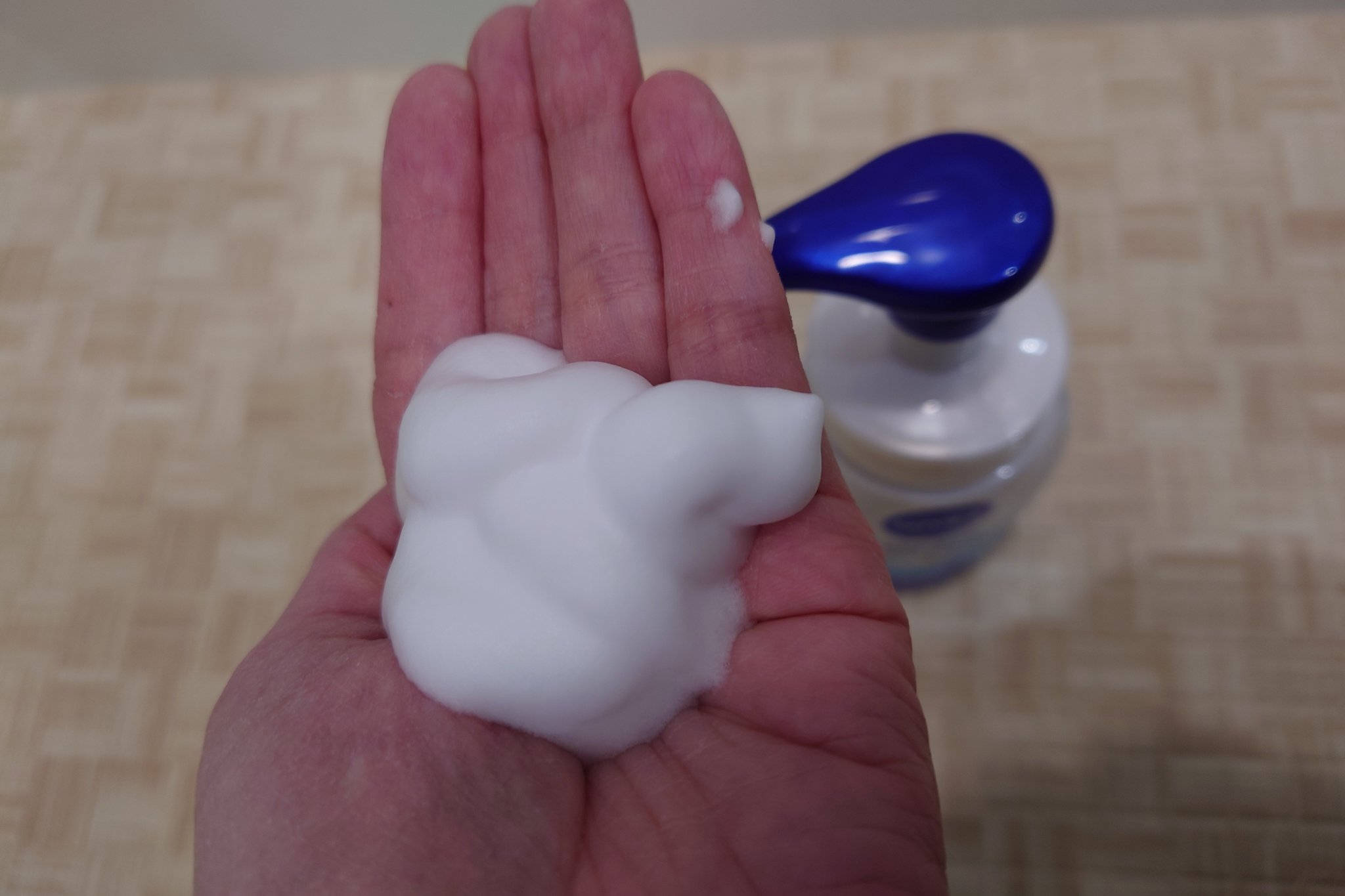 ニベア クリアビューティー弱酸性泡洗顔 皮脂すっきり 本体 150ml/ニベア/泡洗顔を使ったクチコミ（3枚目）